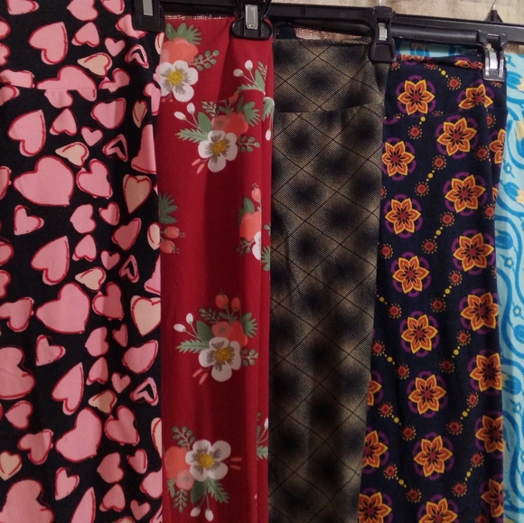 ❤️LULAROE LEGGINGS SENT! HEARTS FLORAL PLAID WOMEN'S TALL & CURVY CLOTHES PANTS - Picture 2 of 16